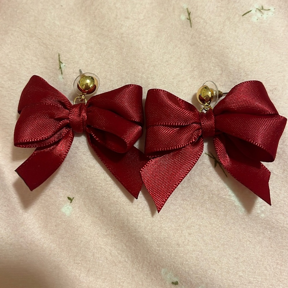 Ribbon bow earrings